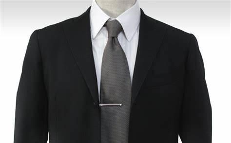 领带夹的作用，领带夹怎么佩戴图4