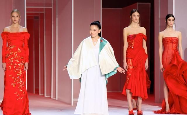 中国设计师兰玉的婚纱有名吗,婚纱设计师兰玉作品图3