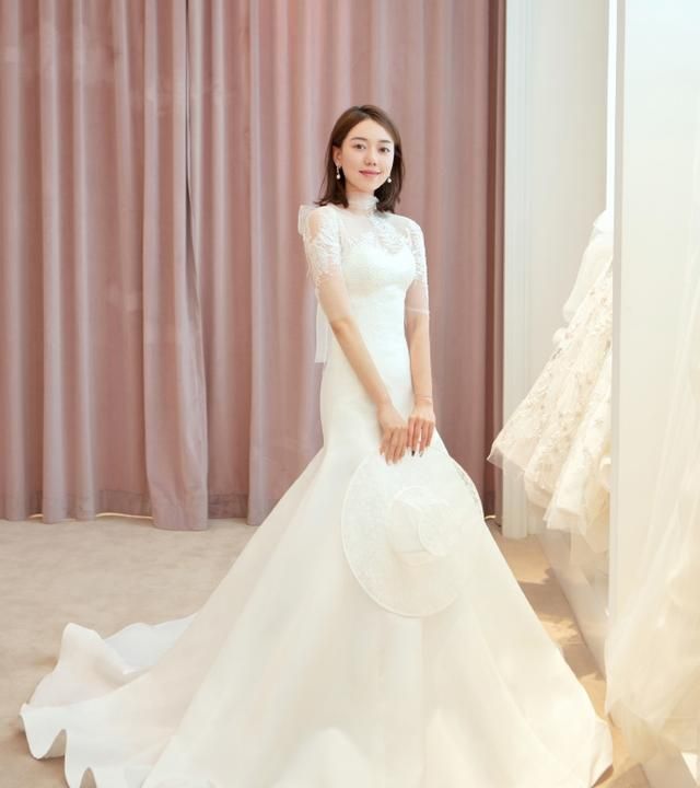 在深圳拍婚纱照,如何挑选适合自己的婚纱礼服图6