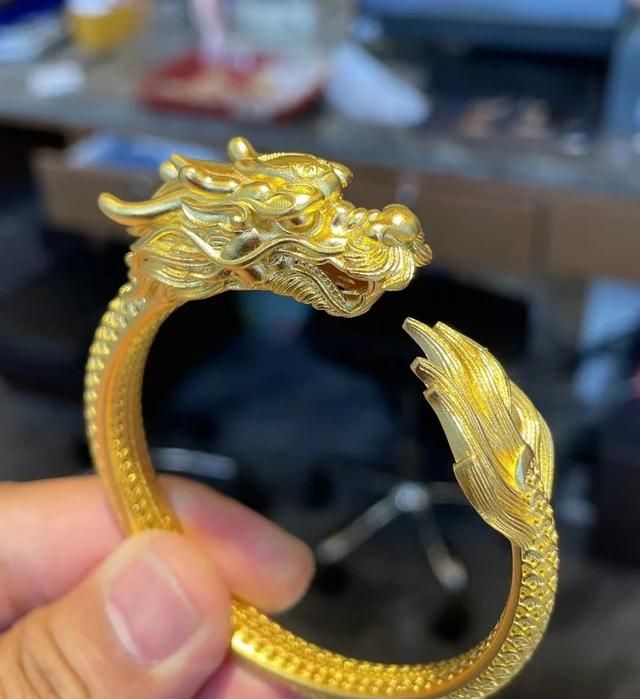 黄金饰品设计哪个品牌最好,有设计感的黄金首饰图4