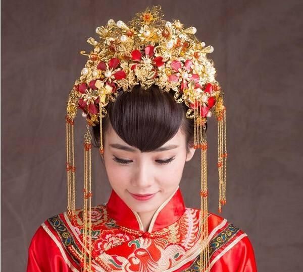 中国式婚礼新娘的头饰是什么样的图1