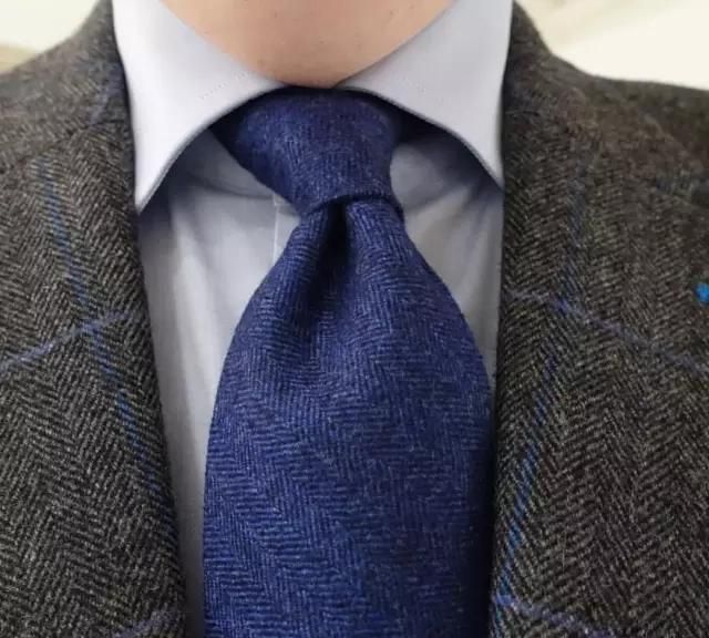 西装怎么搭配领带好看,西装搭配什么领带图7