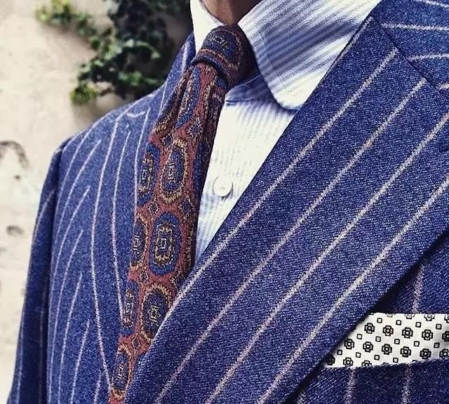 西装怎么搭配领带好看,西装搭配什么领带图8