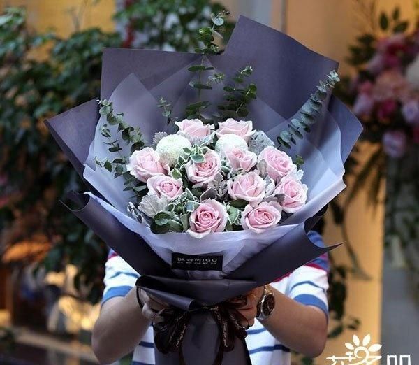 情人节为什么要送玫瑰花和巧克力图3