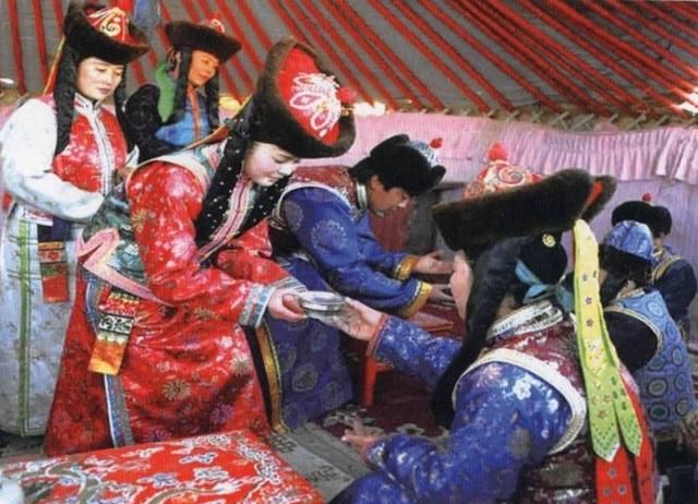 内蒙古草原结婚有什么特色的地方图7