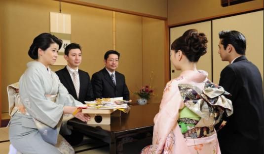 日本古式婚礼是怎样的风俗(日本传统婚礼叫什么)图2