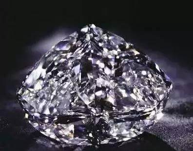 珍珠配钻石有何意义(珍珠钻石选左还是选右)图2