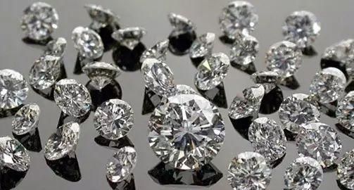 珍珠配钻石有何意义(珍珠钻石选左还是选右)图5