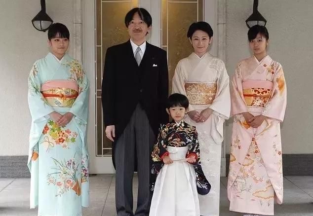 日本真子公主的婚礼为什么要延期图33