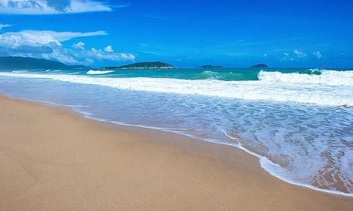 海南三亚哪个湾区的沙滩更适合下海游玩呢图2