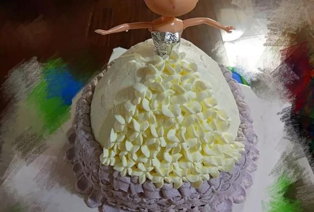 芭比公主蛋糕的做法是什么样的,没有人玩的芭比公主蛋糕的做法图3