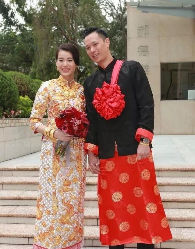 中式婚礼礼服有什么讲究(中国传统婚礼的礼服)图16