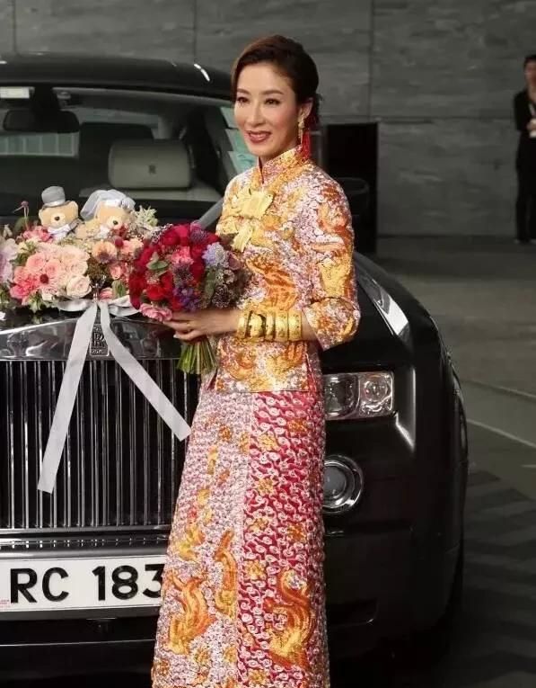 中式婚礼礼服有什么讲究(中国传统婚礼的礼服)图18
